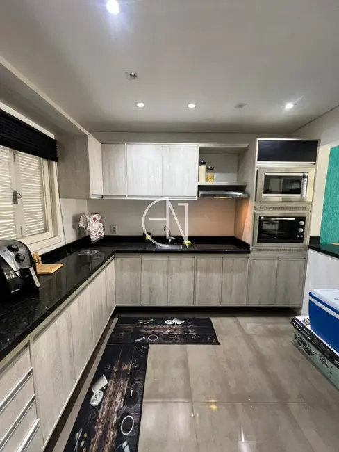 Casa com 5 quartos à venda, 300m2 em Krahe, Viamao - RS - imagem 9 Foto 9 de Casa com 5 quartos à venda, 300m2 em Krahe, Viamao - RS