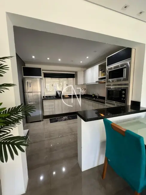 Casa com 5 quartos à venda, 300m2 em Krahe, Viamao - RS - imagem 7 Foto 7 de Casa com 5 quartos à venda, 300m2 em Krahe, Viamao - RS