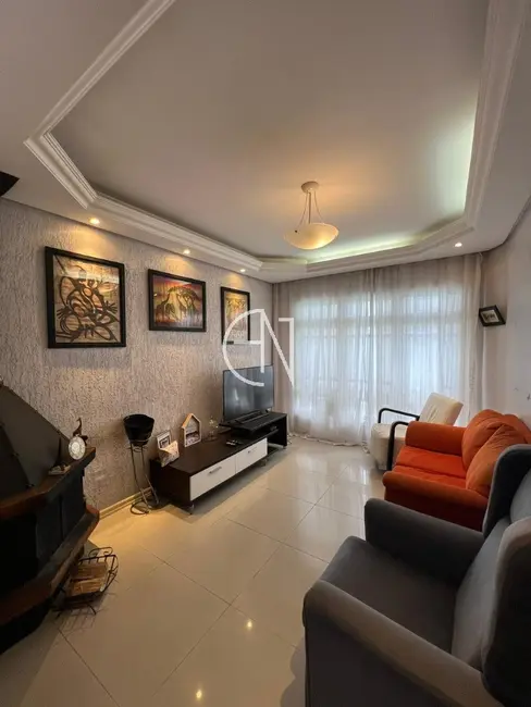 Casa com 4 quartos à venda, 240m2 em Estância Velha, Canoas - RS - imagem 4 Foto 4 de Casa com 4 quartos à venda, 240m2 em Estância Velha, Canoas - RS