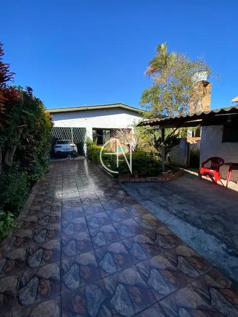 Casa com 3 quartos à venda, 120m2 em Vila Eunice Nova, Cachoeirinha - RS - imagem 1 Foto 1 de Casa com 3 quartos à venda, 120m2 em Vila Eunice Nova, Cachoeirinha - RS