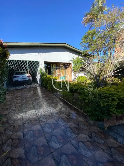 Casa com 3 quartos à venda, 120m2 em Vila Eunice Nova, Cachoeirinha - RS - imagem 2 Foto 2 de Casa com 3 quartos à venda, 120m2 em Vila Eunice Nova, Cachoeirinha - RS