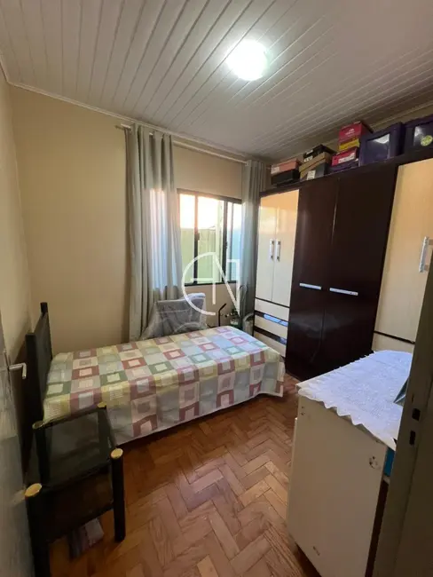 Casa com 3 quartos à venda, 120m2 em Vila Eunice Nova, Cachoeirinha - RS - imagem 5 Foto 5 de Casa com 3 quartos à venda, 120m2 em Vila Eunice Nova, Cachoeirinha - RS