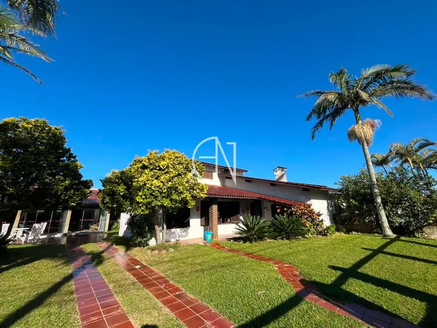 Foto 1 de Casa com 7 quartos à venda, 330m2 em Centro, Imbe - RS