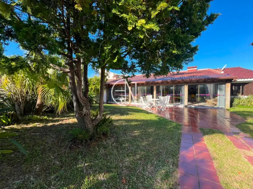 Foto 8 de Casa com 7 quartos à venda, 330m2 em Centro, Imbe - RS