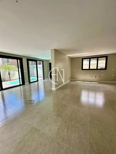 Casa de Condomínio com 3 quartos à venda, 243m2 em Centro, Gravatai - RS - imagem 7 Foto 7 de Casa de Condomínio com 3 quartos à venda, 243m2 em Centro, Gravatai - RS
