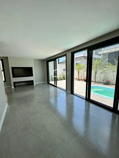 Casa de Condomínio com 3 quartos à venda, 243m2 em Centro, Gravatai - RS - imagem 6 Foto 6 de Casa de Condomínio com 3 quartos à venda, 243m2 em Centro, Gravatai - RS