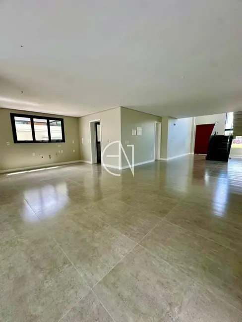Casa de Condomínio com 3 quartos à venda, 243m2 em Centro, Gravatai - RS - imagem 4 Foto 4 de Casa de Condomínio com 3 quartos à venda, 243m2 em Centro, Gravatai - RS