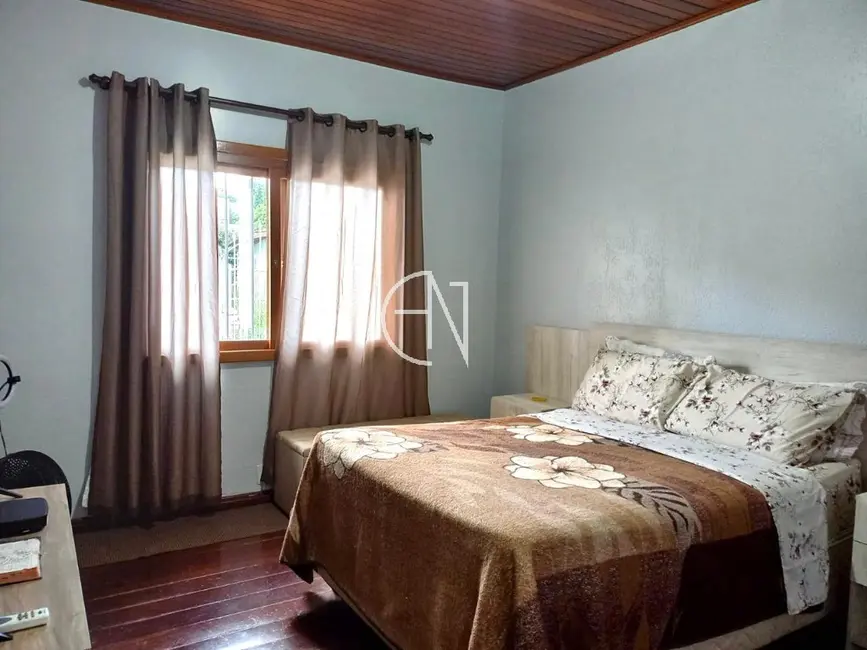 Casa com 4 quartos à venda, 215m2 em Vila Cachoeirinha, Cachoeirinha - RS - imagem 6 Foto 6 de Casa com 4 quartos à venda, 215m2 em Vila Cachoeirinha, Cachoeirinha - RS