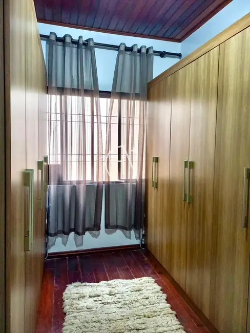 Casa com 4 quartos à venda, 215m2 em Vila Cachoeirinha, Cachoeirinha - RS - imagem 8 Foto 8 de Casa com 4 quartos à venda, 215m2 em Vila Cachoeirinha, Cachoeirinha - RS