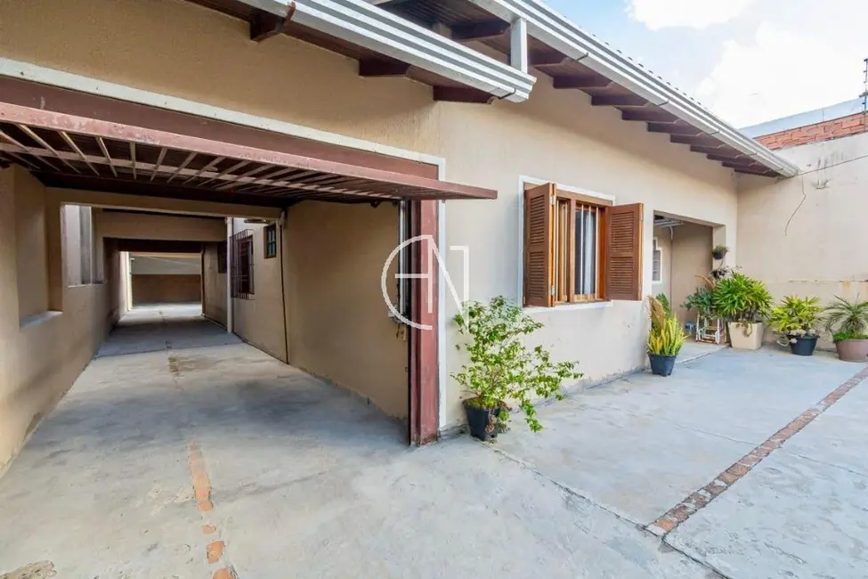 Casa com 4 quartos à venda, 215m2 em Vila Cachoeirinha, Cachoeirinha - RS - imagem 2 Foto 2 de Casa com 4 quartos à venda, 215m2 em Vila Cachoeirinha, Cachoeirinha - RS