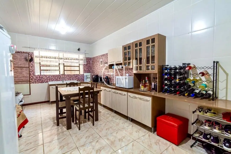Casa com 4 quartos à venda, 215m2 em Vila Cachoeirinha, Cachoeirinha - RS - imagem 4 Foto 4 de Casa com 4 quartos à venda, 215m2 em Vila Cachoeirinha, Cachoeirinha - RS