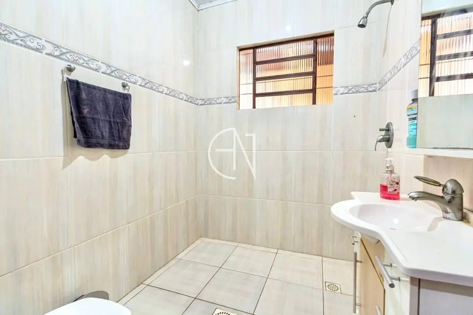Casa com 4 quartos à venda, 215m2 em Vila Cachoeirinha, Cachoeirinha - RS - imagem 5 Foto 5 de Casa com 4 quartos à venda, 215m2 em Vila Cachoeirinha, Cachoeirinha - RS