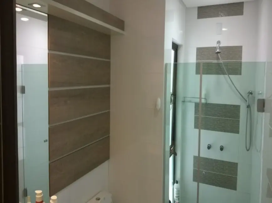 Casa com 3 quartos à venda, 188m2 em Cachoeirinha - RS - imagem 3 Foto 3 de Casa com 3 quartos à venda, 188m2 em Cachoeirinha - RS