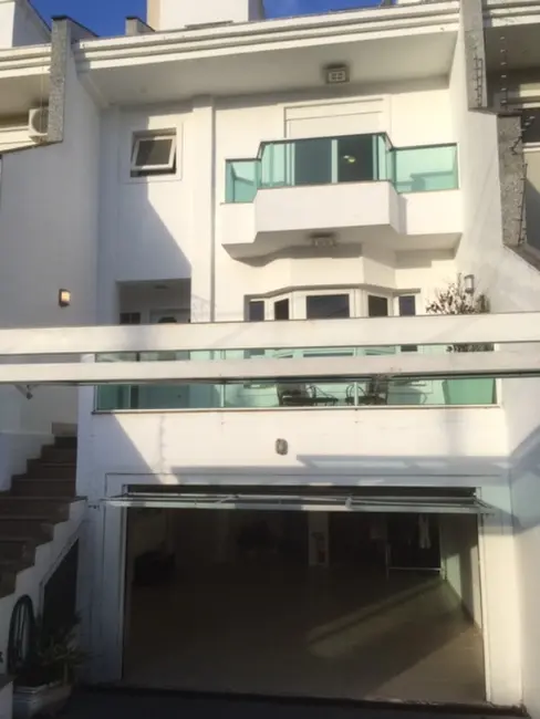 Foto 2 de Casa com 3 quartos à venda, 200m2 em Canoas - RS