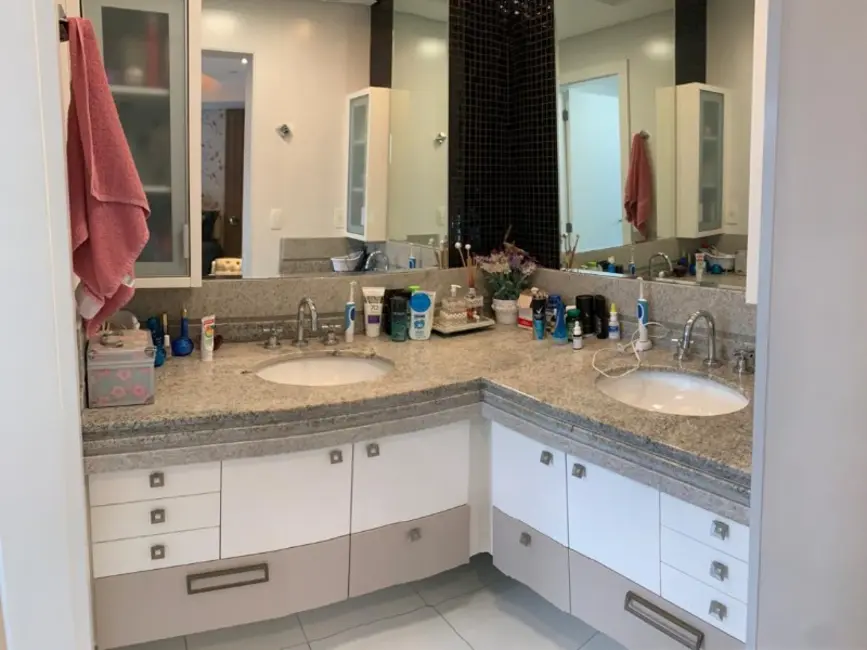Apartamento com 4 quartos à venda, 179m2 em Centro, Itajai - SC - imagem 4 Foto 4 de Apartamento com 4 quartos à venda, 179m2 em Centro, Itajai - SC