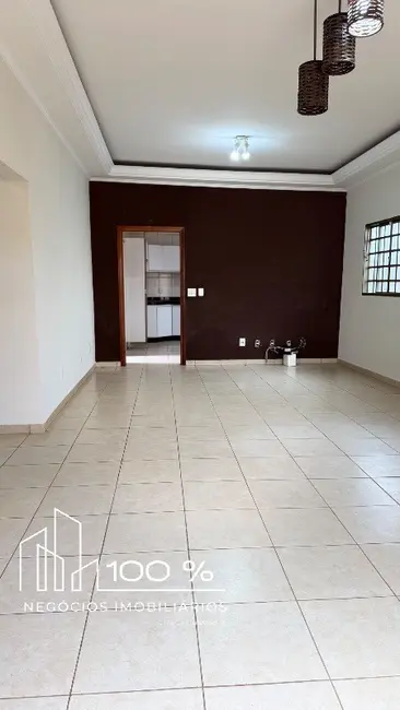 Casa com 3 quartos à venda, 150m2 em Conjunto Habitacional Cristo Rei, Sao Jose Do Rio Preto - SP - imagem 5 Foto 5 de Casa com 3 quartos à venda, 150m2 em Conjunto Habitacional Cristo Rei, Sao Jose Do Rio Preto - SP