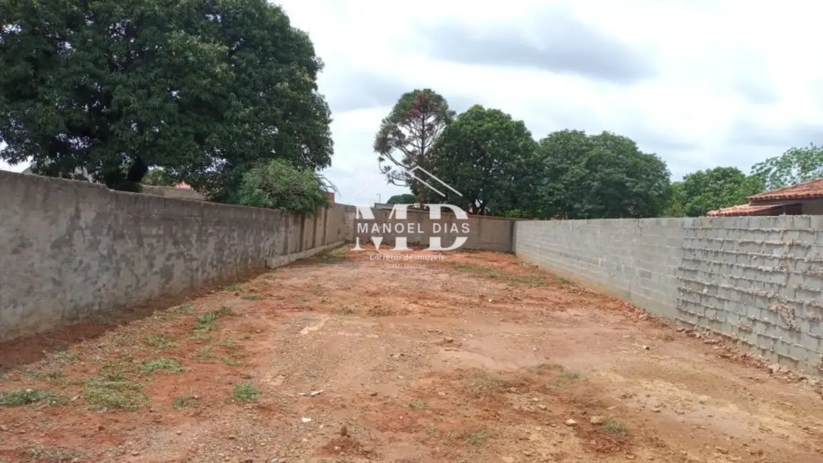 Foto 1 de Terreno / Lote à venda, 400m2 em Artur Nogueira - SP