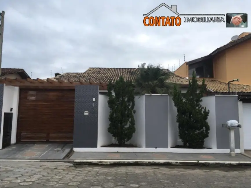 Foto 1 de Casa com 3 quartos à venda, 250m2 em Itanhaem - SP