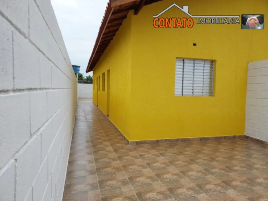 Foto 2 de Casa com 2 quartos à venda, 55m2 em Itanhaem - SP