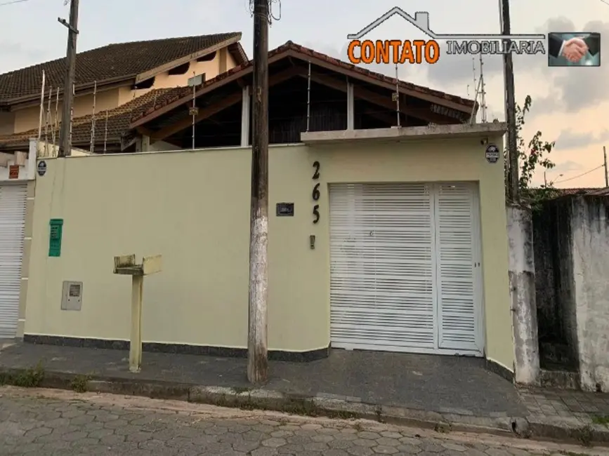 Foto 2 de Casa com 3 quartos à venda, 178m2 em Itanhaem - SP