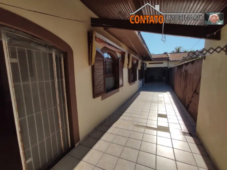 Casa com 4 quartos à venda, 141m2 em Itanhaem - SP - imagem 5 Foto 5 de Casa com 4 quartos à venda, 141m2 em Itanhaem - SP