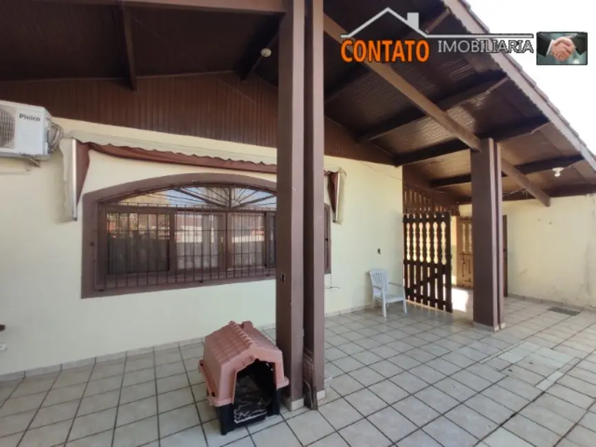 Casa com 4 quartos à venda, 141m2 em Itanhaem - SP - imagem 4 Foto 4 de Casa com 4 quartos à venda, 141m2 em Itanhaem - SP