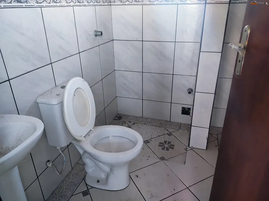 Sala Comercial para alugar, 270m2 em Itanhaem - SP - imagem 3 Foto 3 de Sala Comercial para alugar, 270m2 em Itanhaem - SP