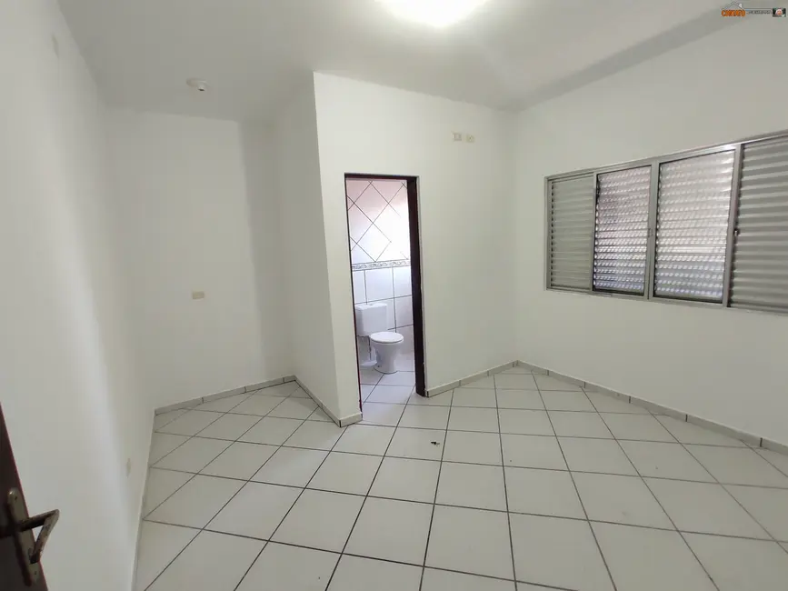 Sala Comercial para alugar, 270m2 em Itanhaem - SP - imagem 4 Foto 4 de Sala Comercial para alugar, 270m2 em Itanhaem - SP