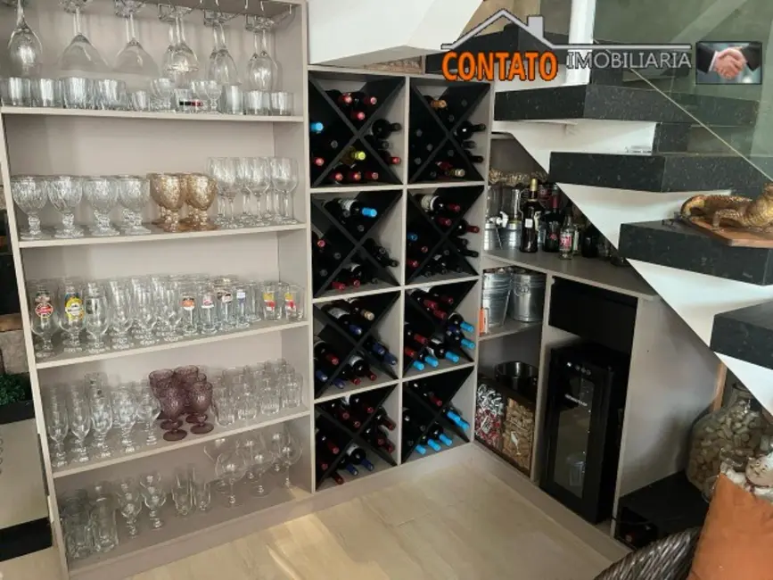 Foto 2 de Casa com 4 quartos à venda, 332m2 em Itanhaem - SP