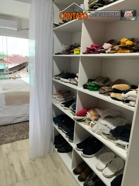 Foto 5 de Casa com 4 quartos à venda, 332m2 em Itanhaem - SP