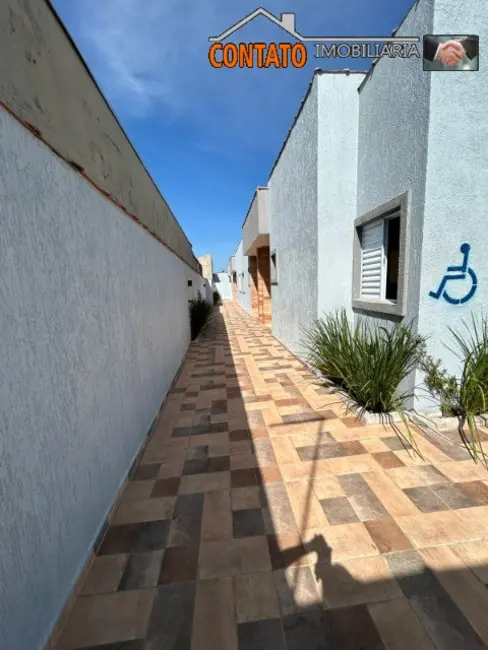 Foto 2 de Casa com 2 quartos à venda, 54m2 em Itanhaem - SP