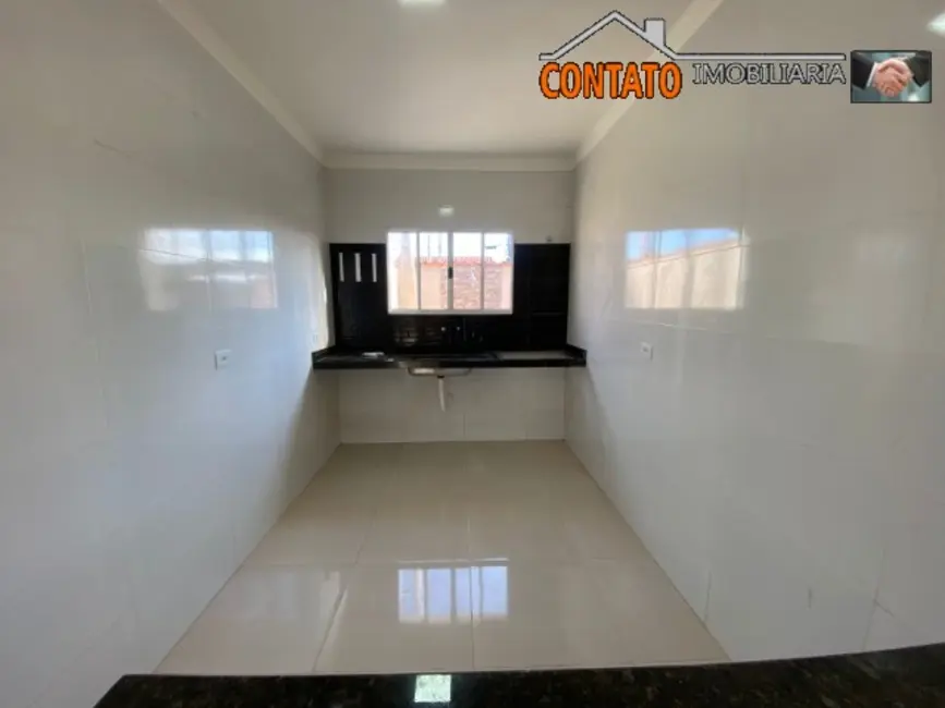 Foto 4 de Casa com 2 quartos à venda, 66m2 em Itanhaem - SP