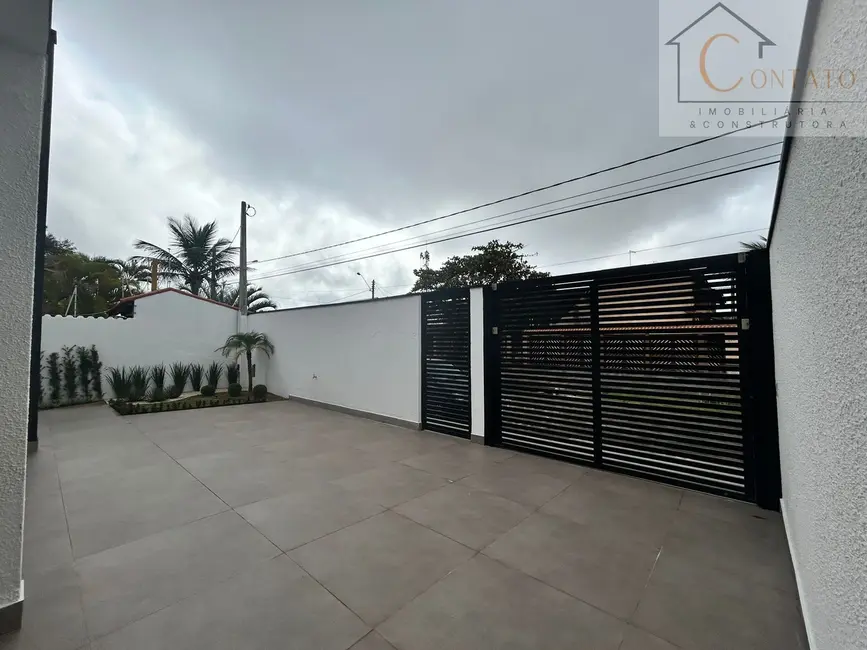 Foto 2 de Casa com 3 quartos à venda, 127m2 em Itanhaem - SP