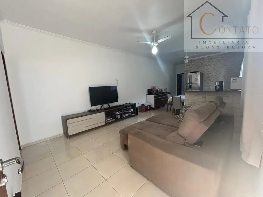Foto 2 de Casa com 2 quartos à venda, 63m2 em Itanhaem - SP