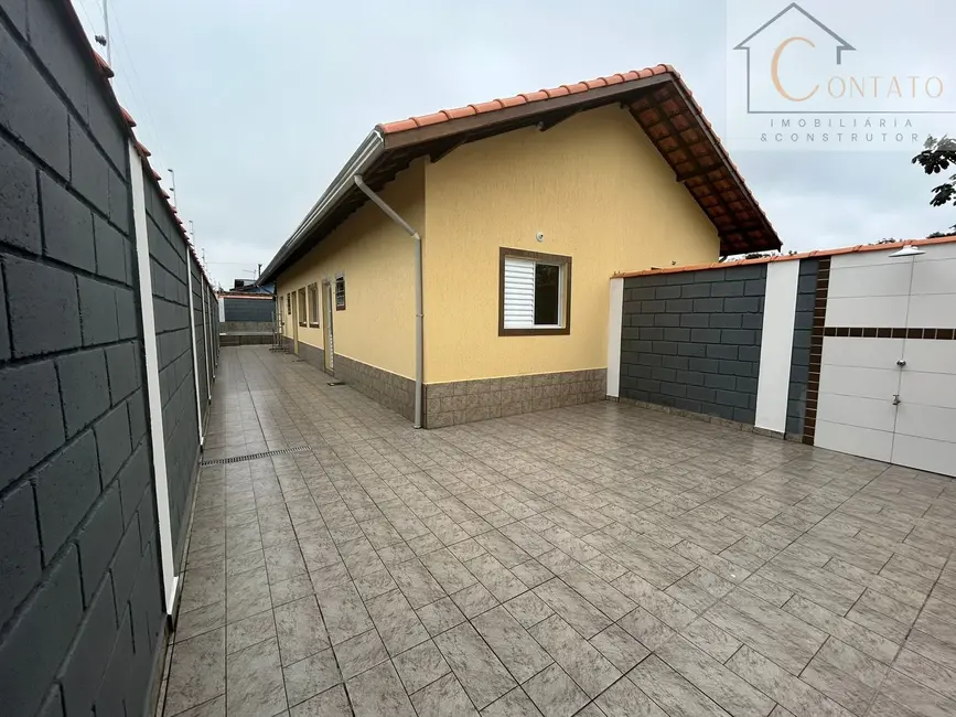 Foto 1 de Casa com 2 quartos à venda, 60m2 em Itanhaem - SP