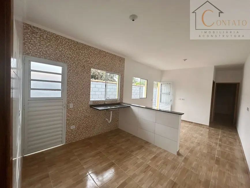 Foto 2 de Casa com 2 quartos à venda, 60m2 em Itanhaem - SP