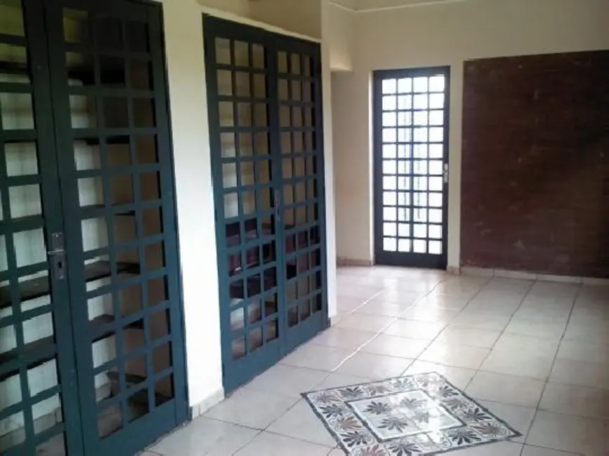 Foto 2 de Casa com 2 quartos à venda, 200m2 em Luis Antonio - SP