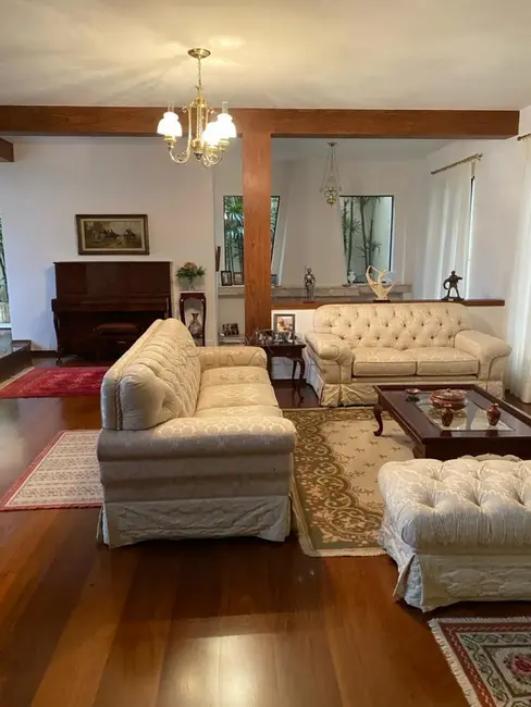 Foto 1 de Casa com 4 quartos à venda, 600m2 em Serra Negra - SP