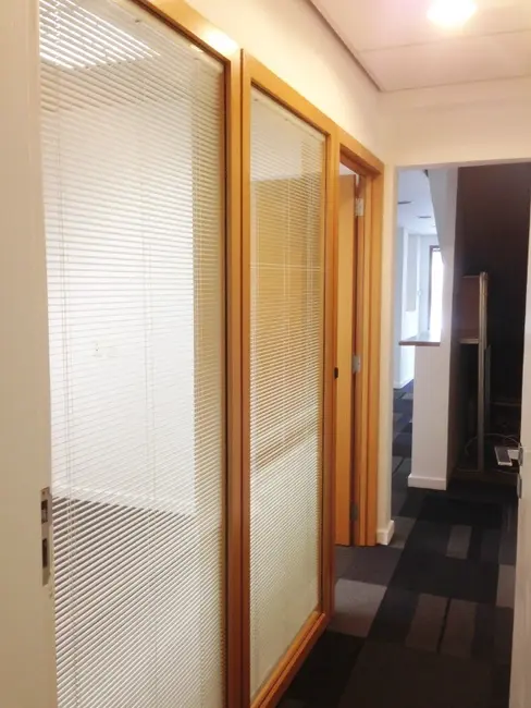 Sala Comercial à venda, 290m2 em Vila Olímpia, São Paulo - SP - imagem 9 Foto 9 de Sala Comercial à venda, 290m2 em Vila Olímpia, São Paulo - SP