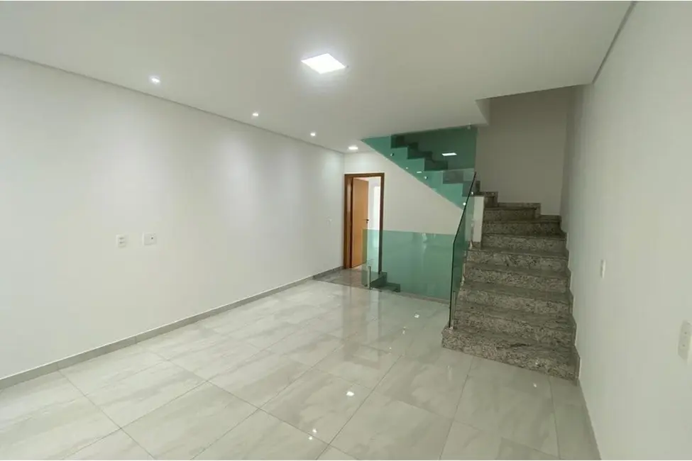 Foto 1 de Casa com 3 quartos à venda, 220m2 em Vila Esperança, São Paulo - SP