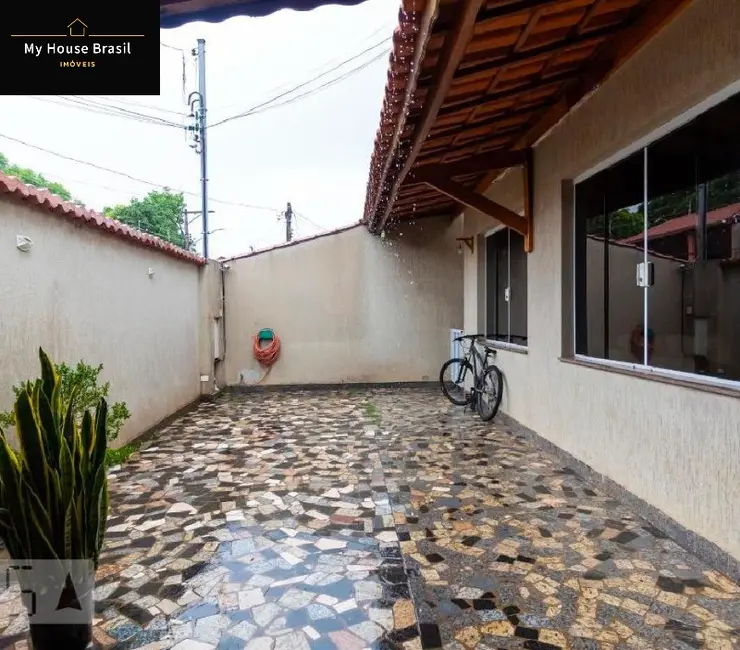 Casa com 3 quartos à venda, 250m2 em Jardim São Carlos (Zona Leste), São Paulo - SP - imagem 2 Foto 2 de Casa com 3 quartos à venda, 250m2 em Jardim São Carlos (Zona Leste), São Paulo - SP
