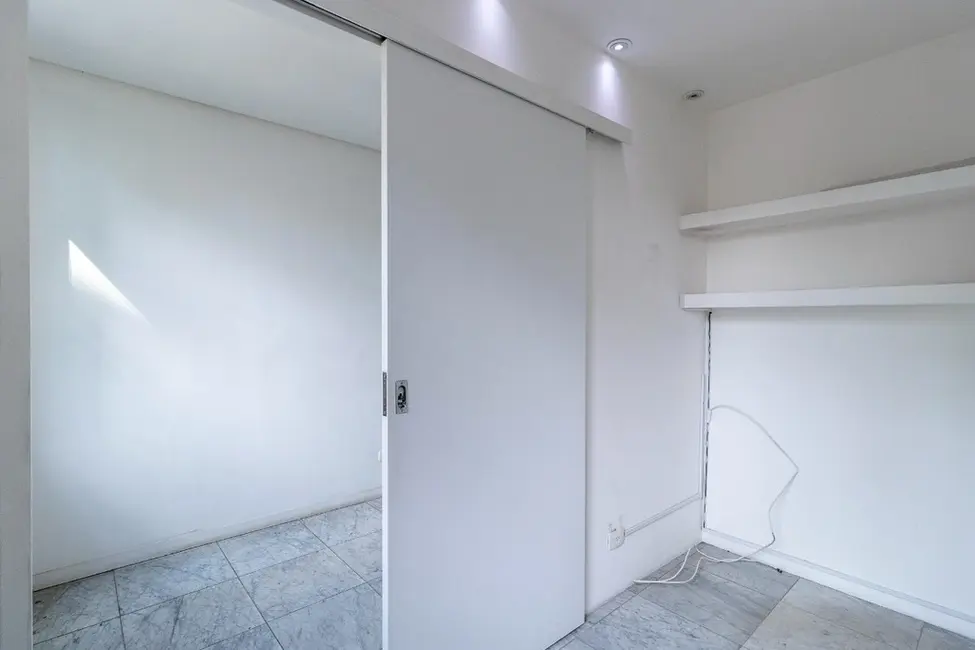 Sala Comercial à venda, 74m2 em Bela Vista, São Paulo - SP - imagem 4 Foto 4 de Sala Comercial à venda, 74m2 em Bela Vista, São Paulo - SP