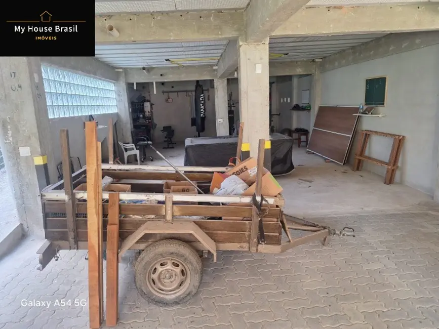 Casa com 3 quartos à venda, 242m2 em Chácaras Reunidas Igarapés, Jacarei - SP - imagem 3 Foto 3 de Casa com 3 quartos à venda, 242m2 em Chácaras Reunidas Igarapés, Jacarei - SP