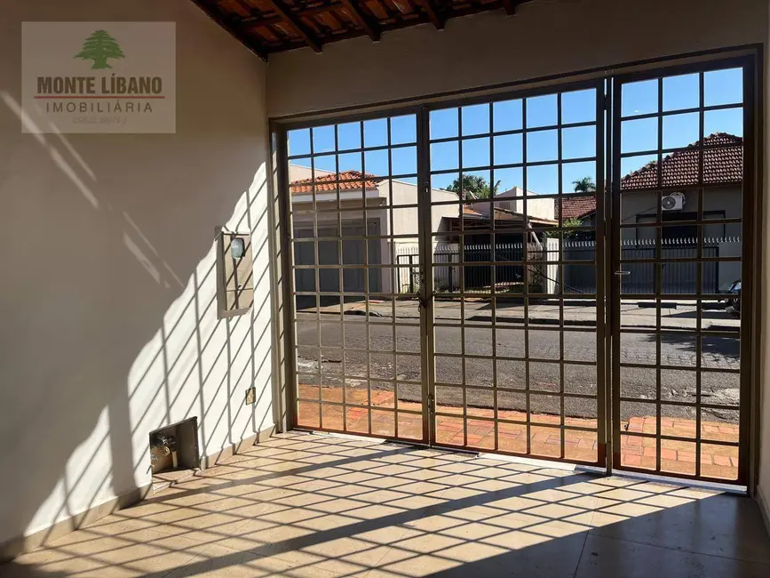 Foto 3 de Casa com 3 quartos para alugar, 100m2 em Centro, Sao Joaquim Da Barra - SP