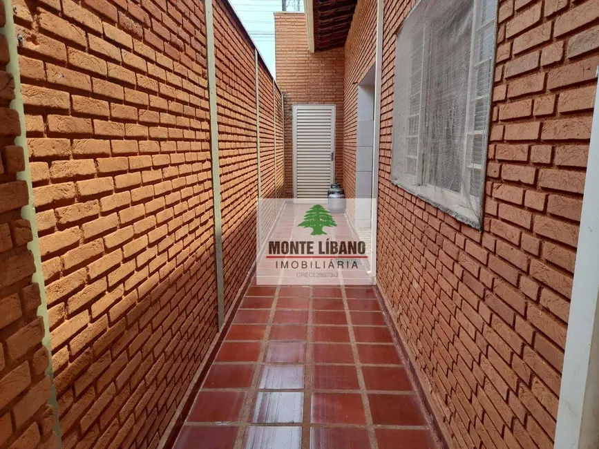 Foto 5 de Casa com 3 quartos para alugar, 487m2 em Sao Joaquim Da Barra - SP