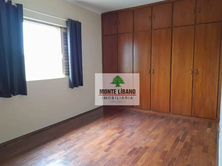 Foto 7 de Casa com 3 quartos para alugar, 487m2 em Sao Joaquim Da Barra - SP