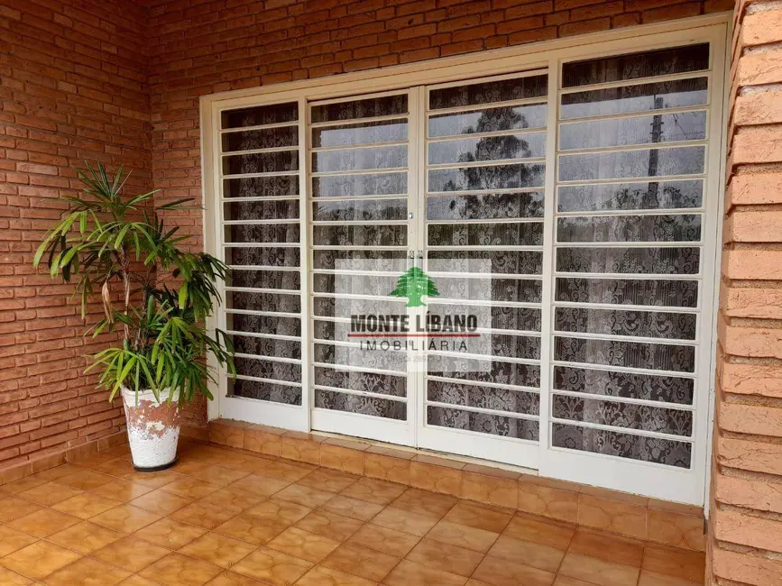 Foto 6 de Casa com 3 quartos para alugar, 487m2 em Sao Joaquim Da Barra - SP