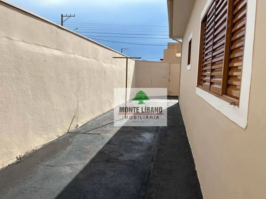 Foto 2 de Casa com 2 quartos para alugar, 150m2 em Sao Joaquim Da Barra - SP