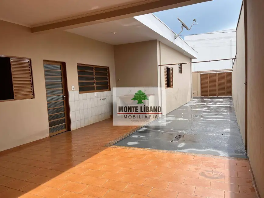 Foto 3 de Casa com 3 quartos para alugar, 200m2 em Centro, Sao Joaquim Da Barra - SP