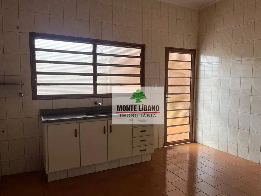 Foto 9 de Casa com 3 quartos para alugar, 200m2 em Centro, Sao Joaquim Da Barra - SP